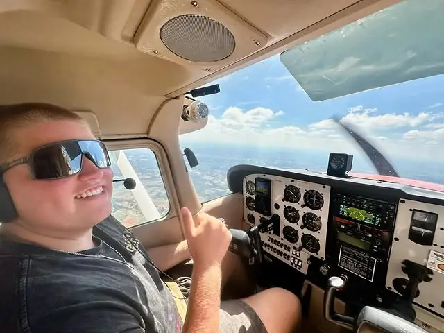 Student and instructor enjoying a discovery flight over Texas